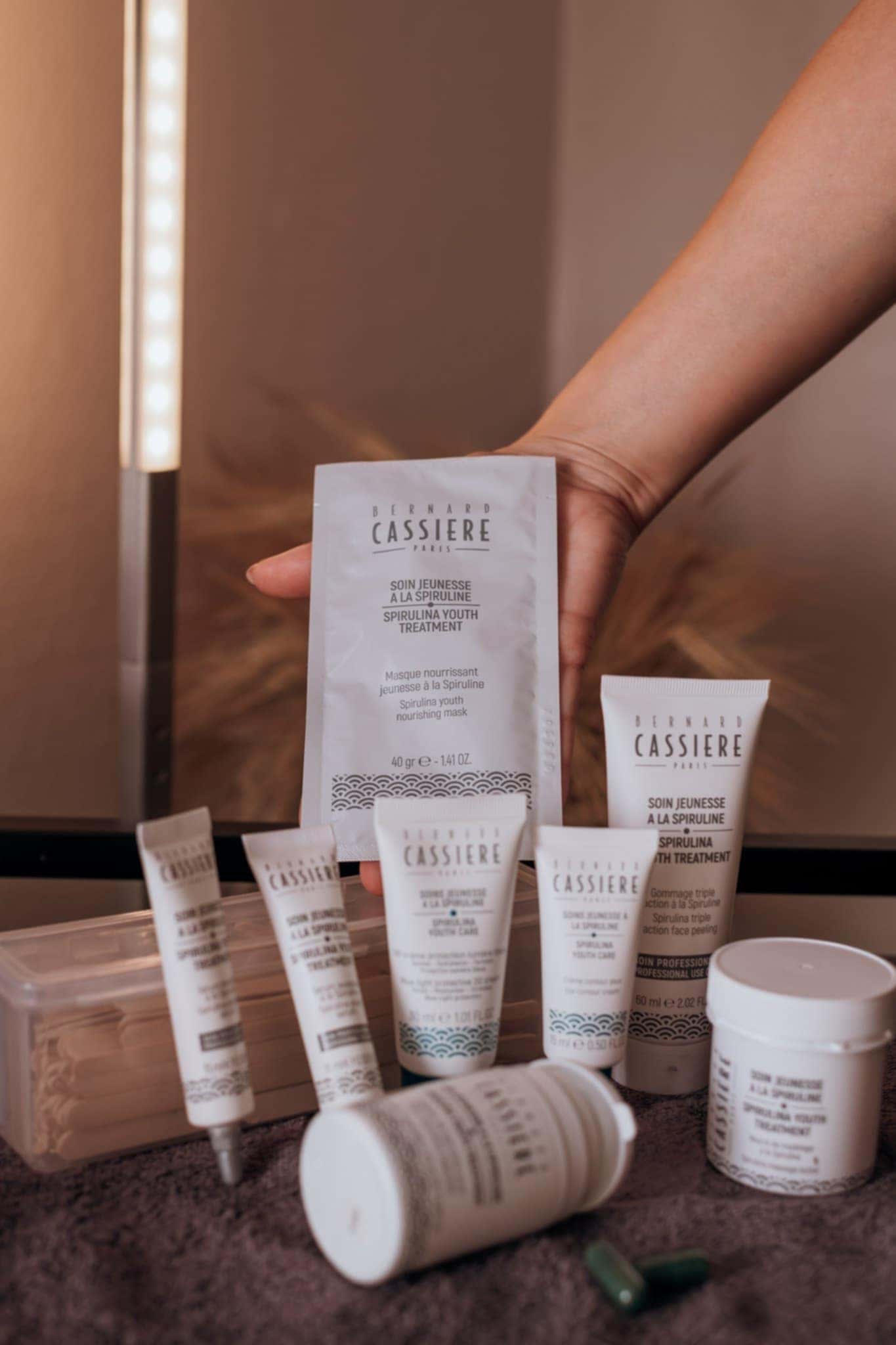 Soin visage anti-âge à la spiruline chez Beauty & Vous à Harveng, pour lisser les rides et redonner fermeté à la peau.