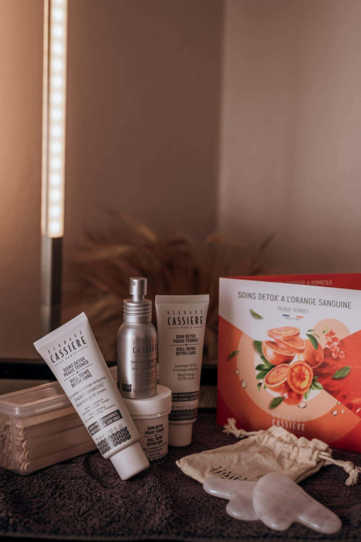 Soin visage détoxifiant à l’orange sanguine, riche en antioxydants, pour raviver l’éclat du teint à l’institut Beauty & Vous.